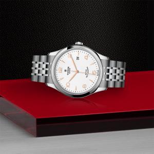 TUDOR 1926 thumb 1