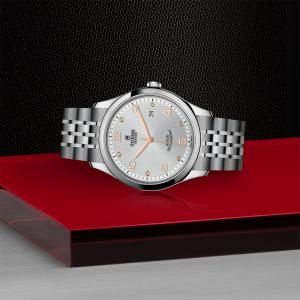 TUDOR 1926 thumb 1