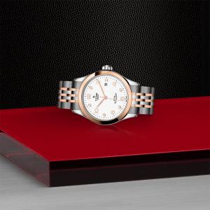 TUDOR 1926 thumb 1