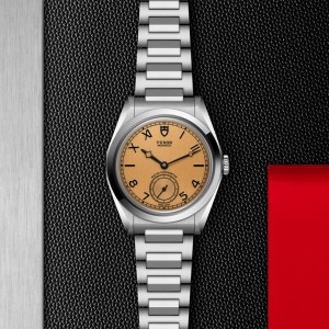 TUDOR Monarch thumb 1