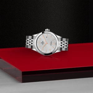 TUDOR 1926 thumb 1