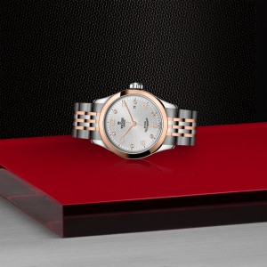 TUDOR 1926 thumb 1