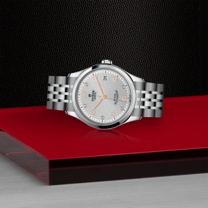 TUDOR 1926 thumb 1