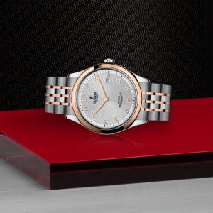 TUDOR 1926 thumb 1