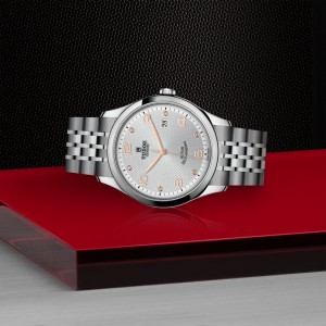 TUDOR 1926 thumb 1