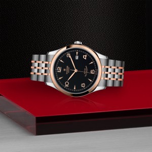 TUDOR 1926 thumb 1