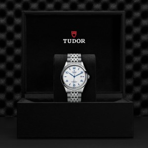 TUDOR 1926 thumb 1
