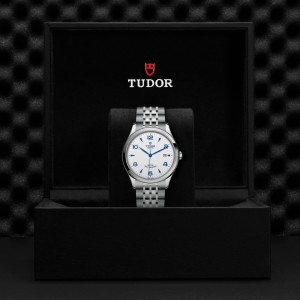 TUDOR 1926 thumb 1